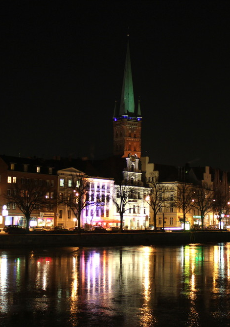 Lübeck Perti-Aussichtsplattform mit aktiven Lichtschwertern